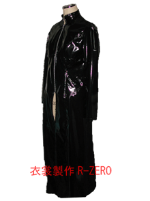 黒のエナメル調ロングコート製作例